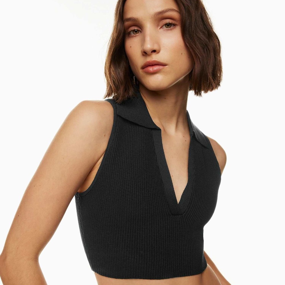 XS Babaton Sculpt Knit Polo Top Cropped polo tank Aritzia